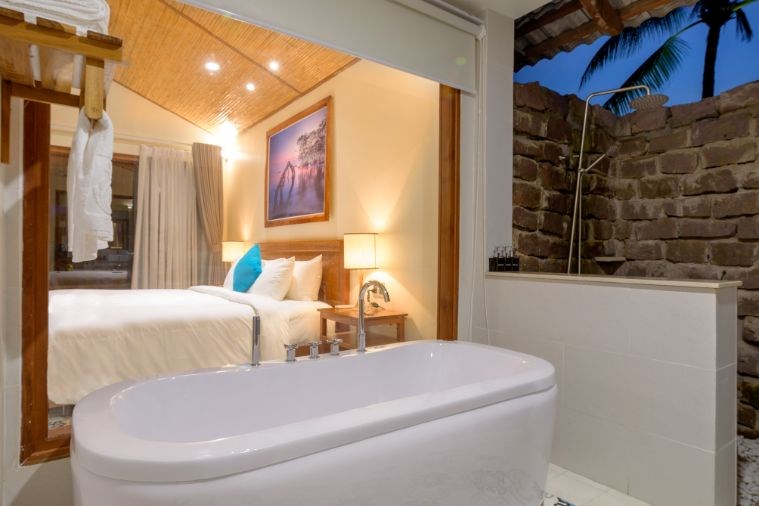 Connecting Deluxe Ocean View